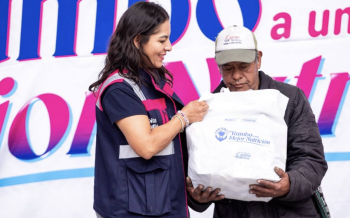Acerca Lupita Cuautle apoyos alimentarios a más de 3 mil familias de San Andrés Cholula